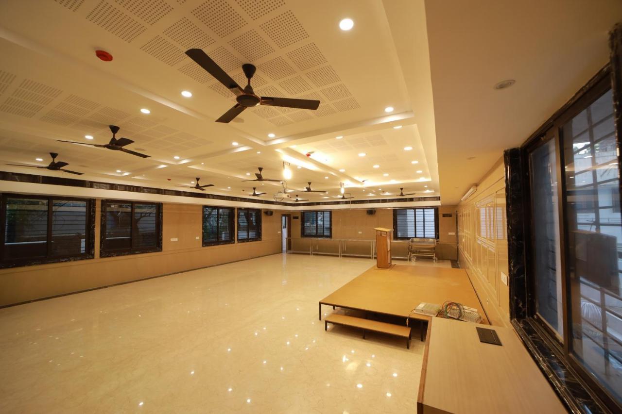 Majestic Hotel Madurai Exterior photo